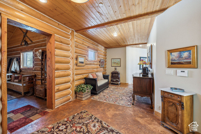 Property Photo: 9036 Cottonwood Trl UT 84098