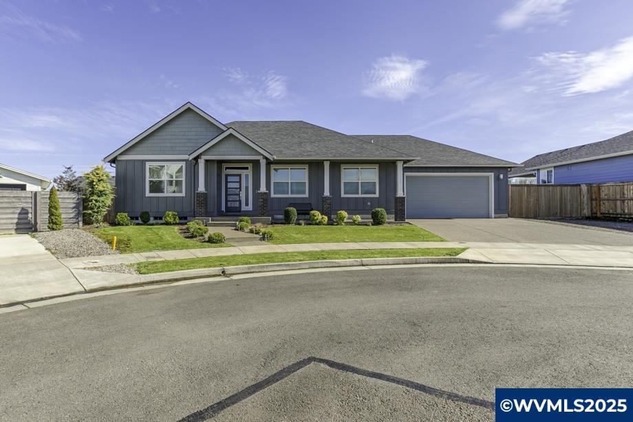 Property Photo: 2633 Riverstone Lp NE OR 97321