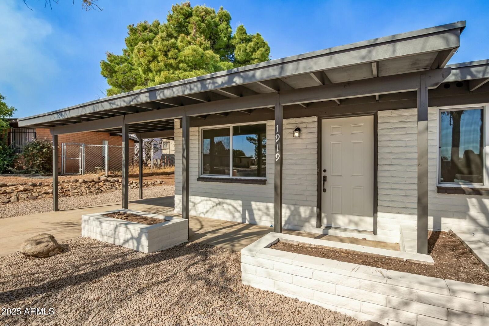 Property Photo: 1919 S Santa Catalina Drive AZ 85635