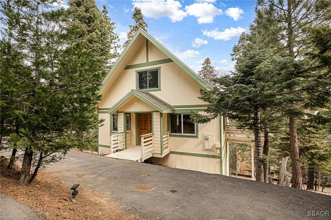 Property Photo: 124 C Lane CA 92352
