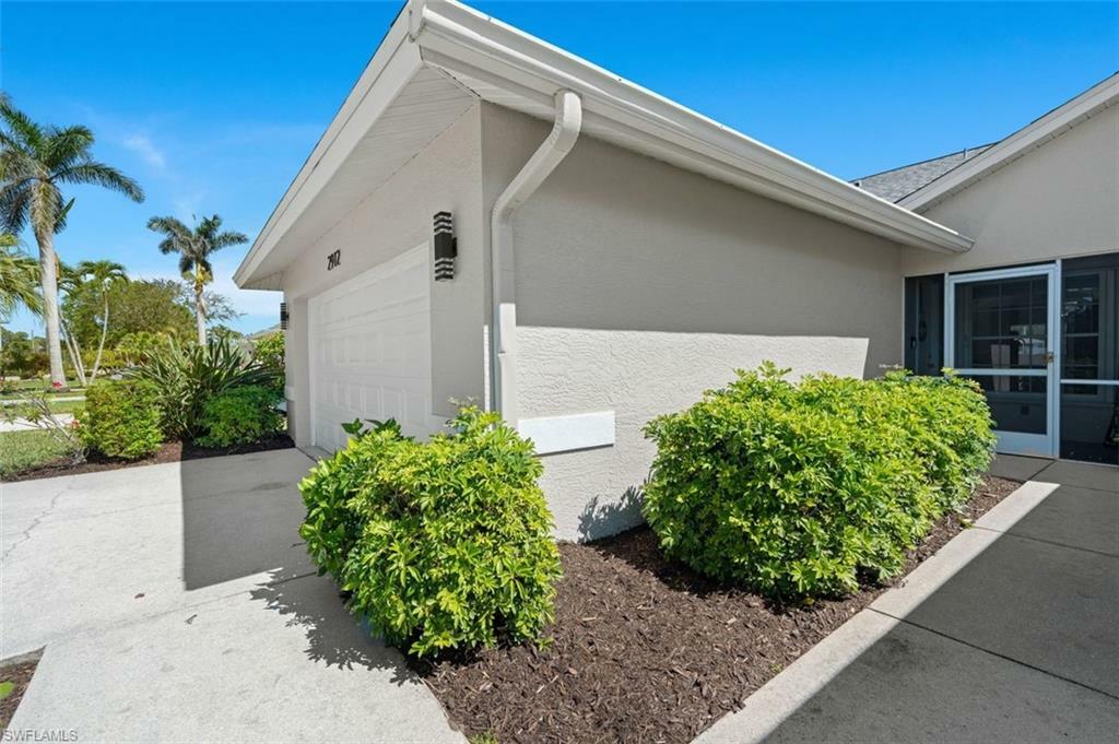 Property Photo: 2912 W Crown Pointe Blvd 14-1 FL 34112