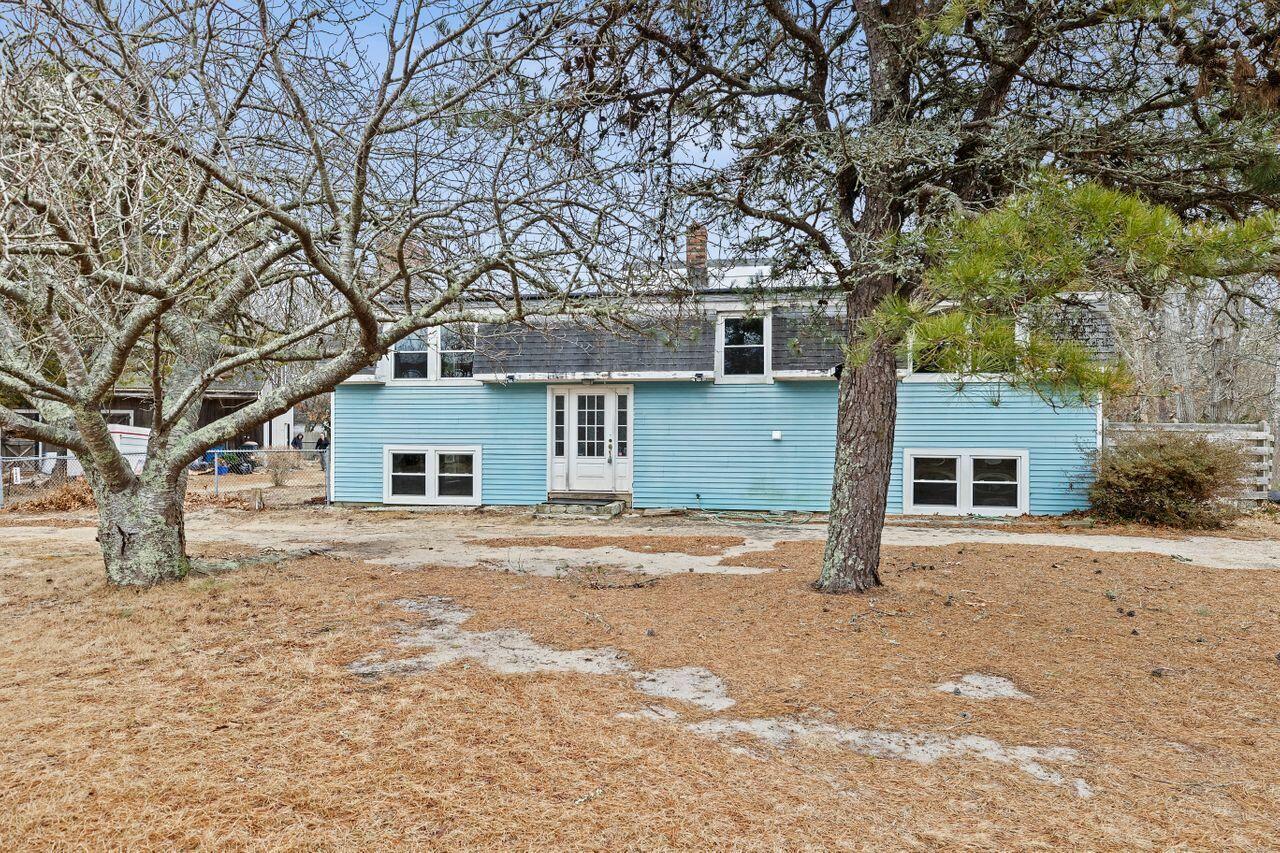 Property Photo:  1460 Massasoit Road  MA 02642 