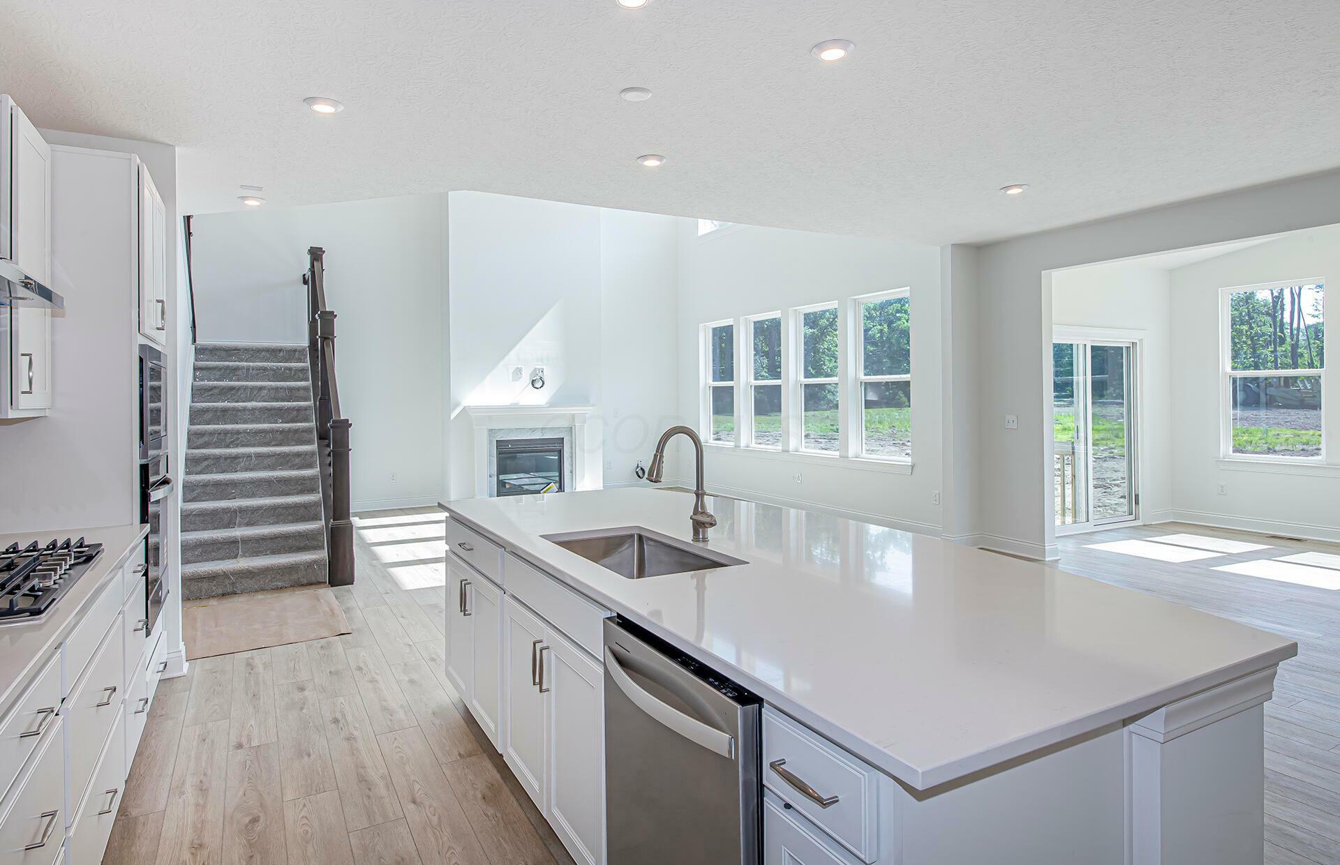 2474 Elisabeth Lane  Blacklick OH 43004 photo