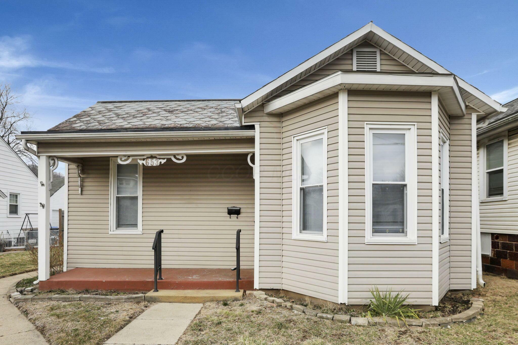 Property Photo:  653 E 6th Avenue  OH 43130 