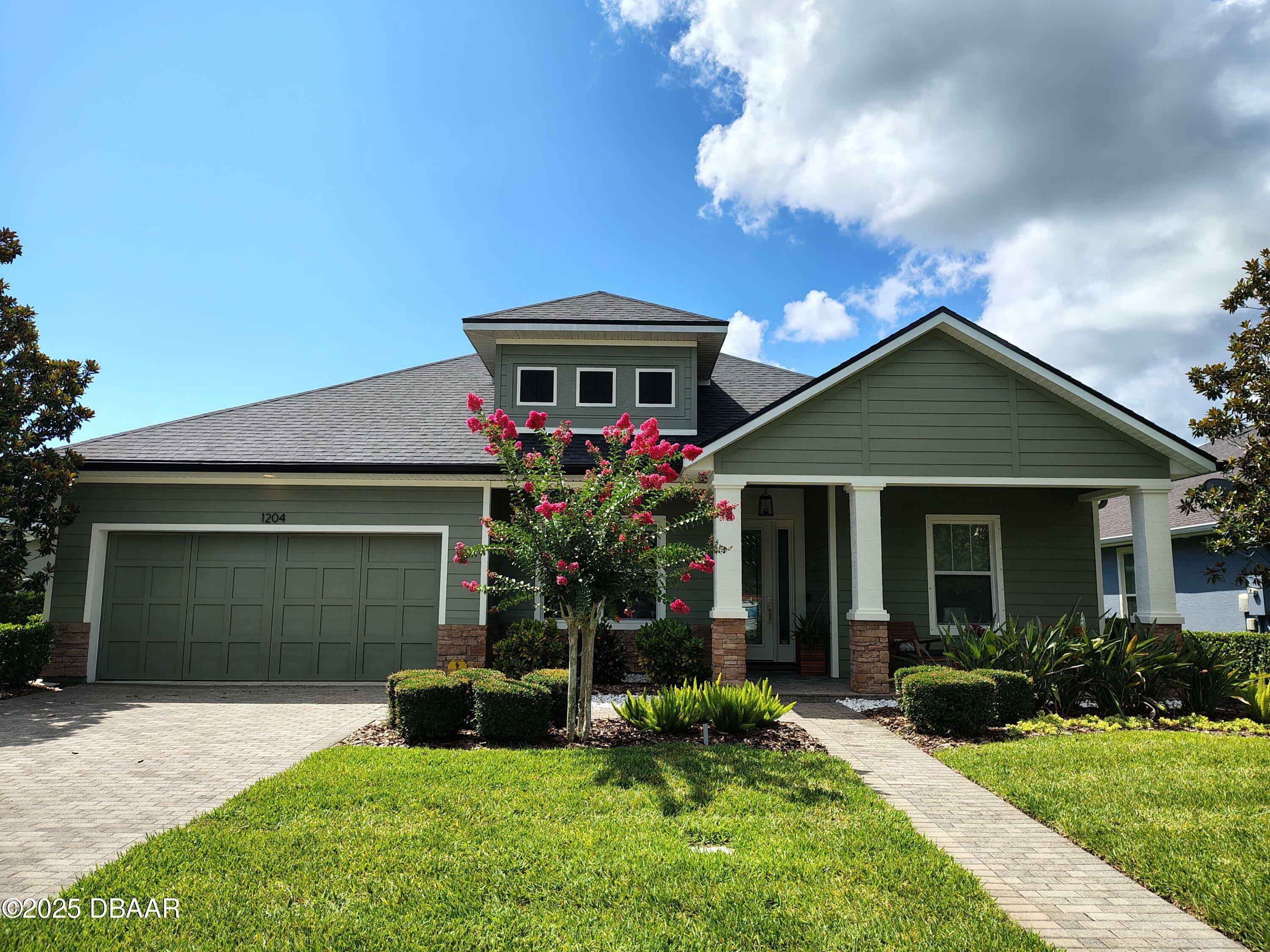 Property Photo: 1204 Draycott Street FL 32174