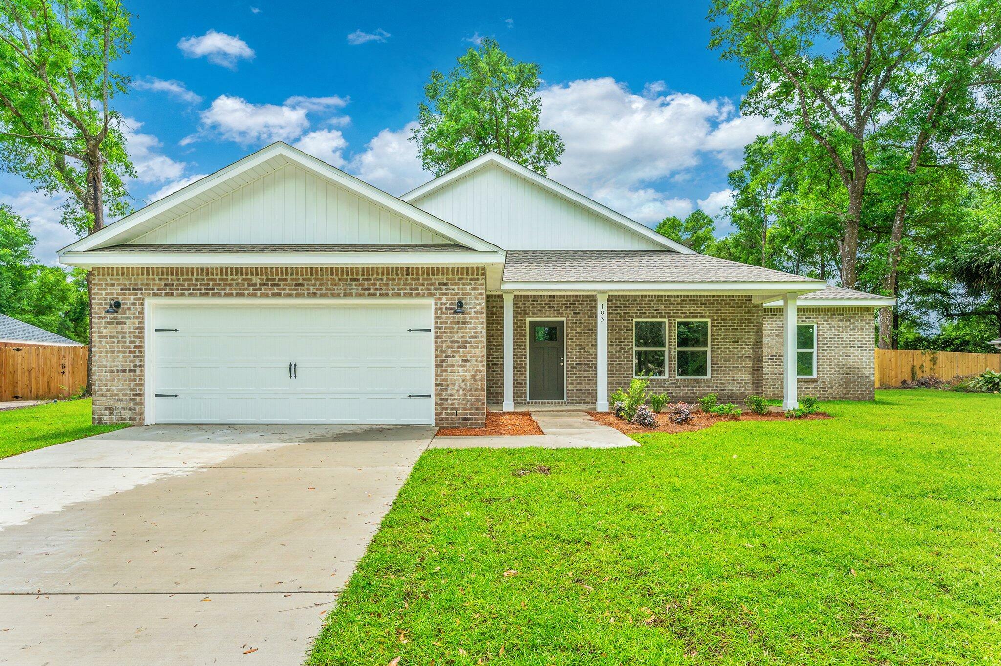 Property Photo: 103 Eagle Drive FL 32536