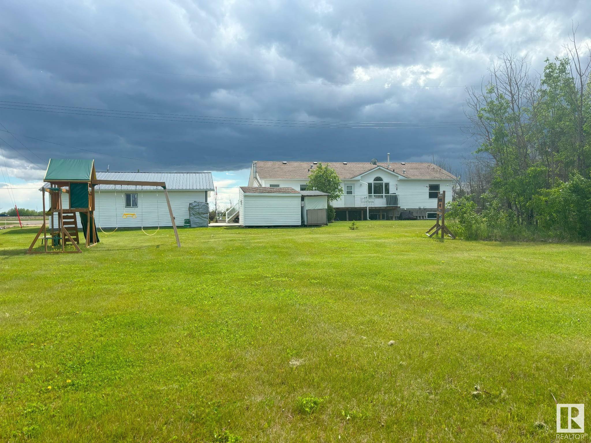 Property Photo:  4704 50 Avenue  AB T0B 4A0 