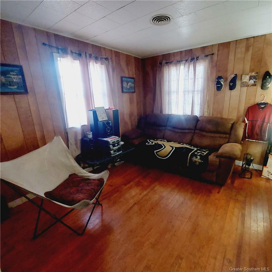 Property Photo:  1006 Huntington Street N  LA 70663 