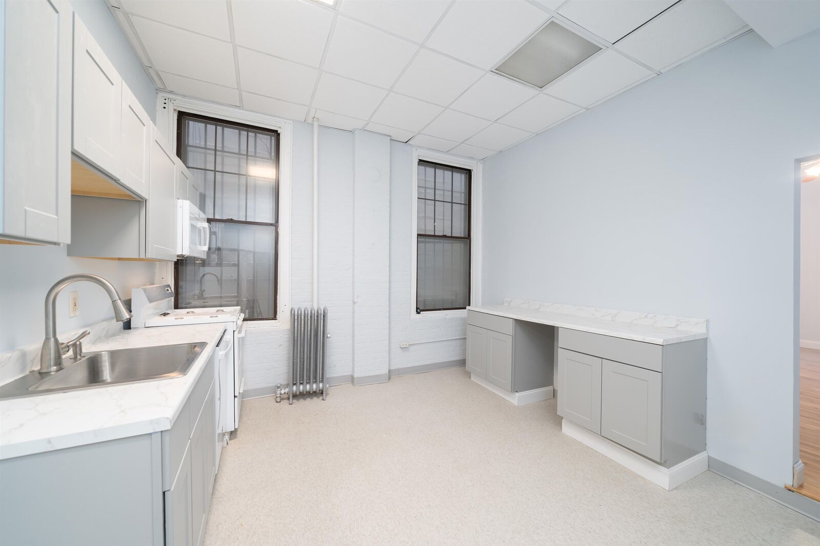 Property Photo:  805 Clinton St 2R  NJ 07030 