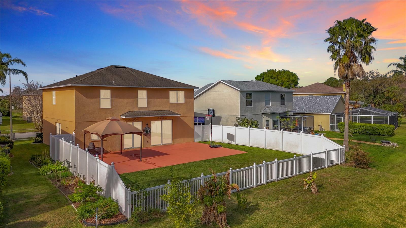 Property Photo: 27500 N Breakers Drive FL 33544