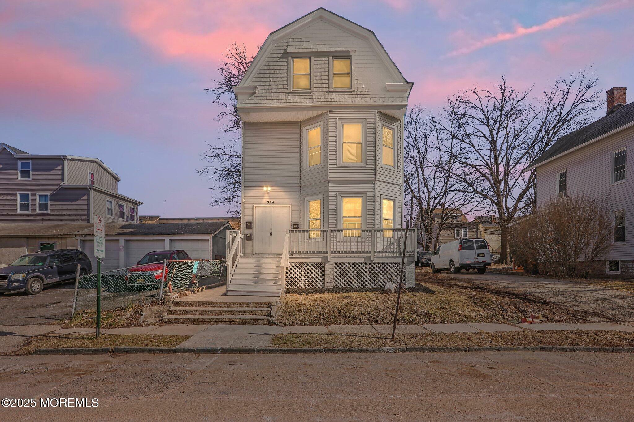 Property Photo:  314 Amherst Street  NJ 07018 