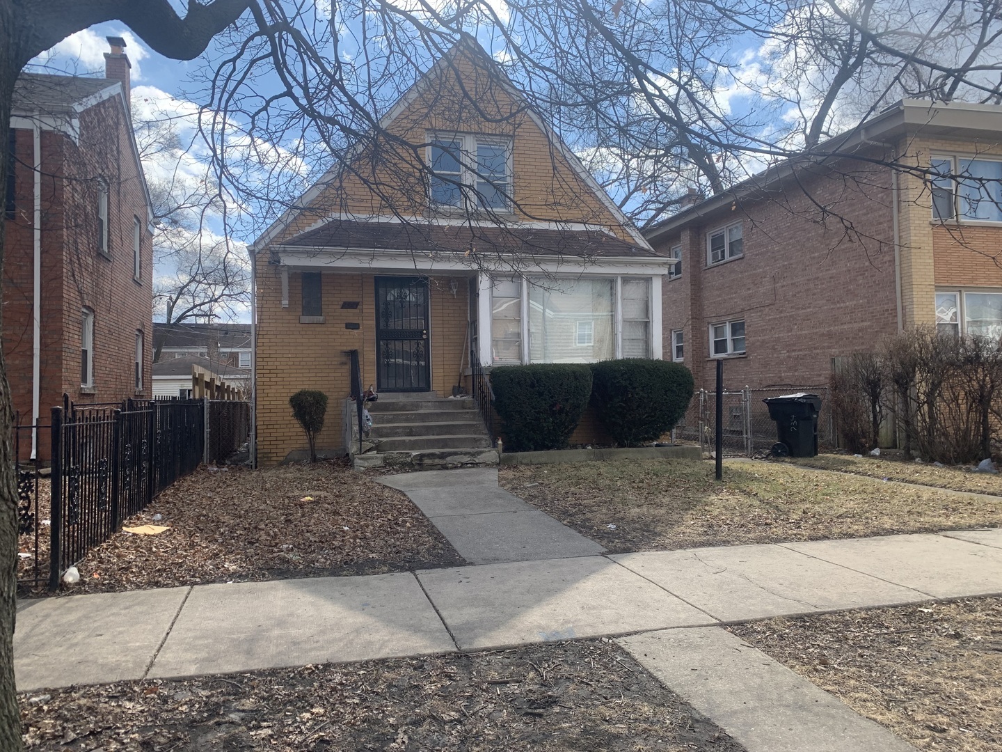 Property Photo:  717 E 105th Street  IL 60628 