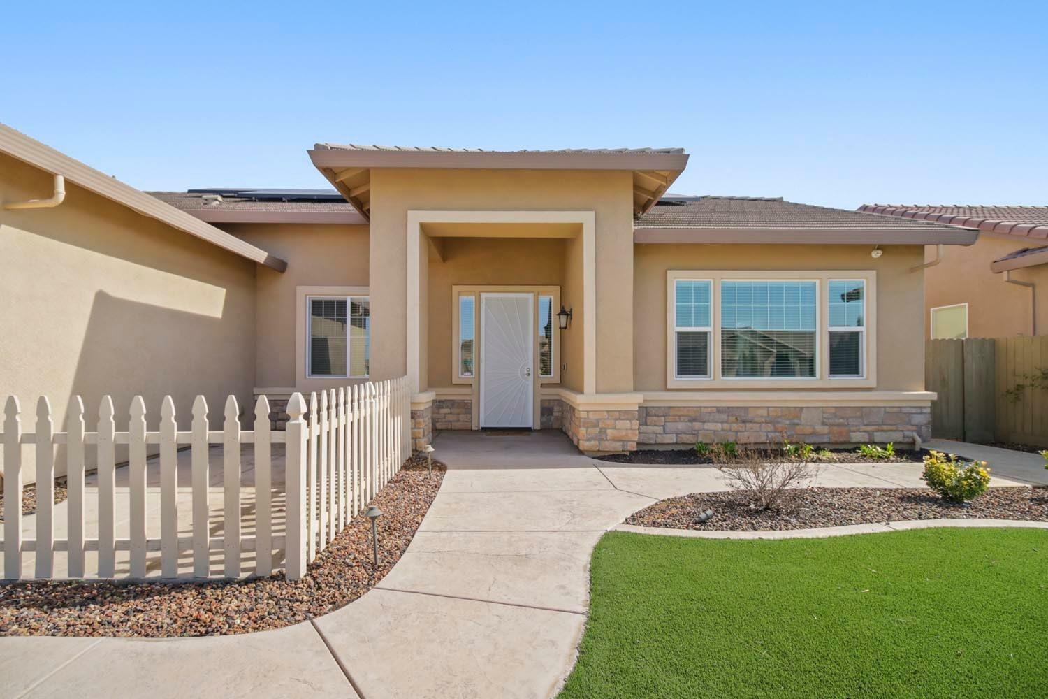 Property Photo: 1106 Dimaggio Way CA 95632