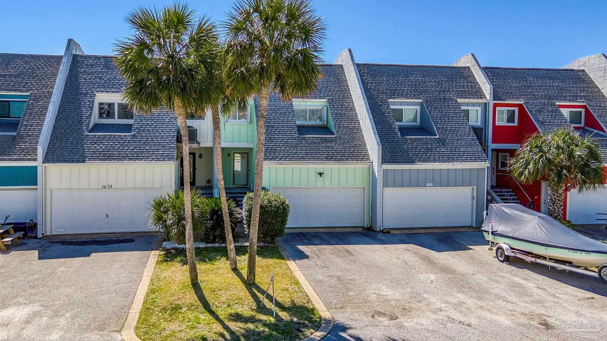 Property Photo: 1650 Bulevar Menor FL 32561