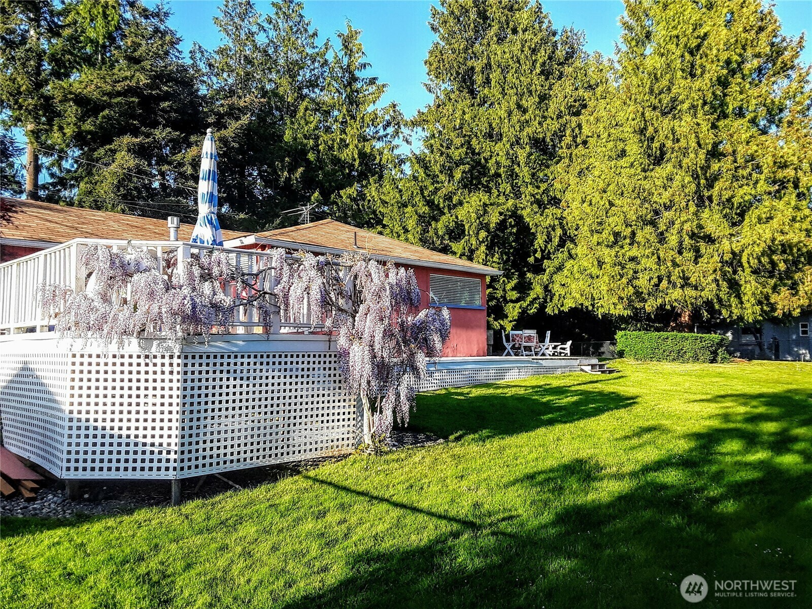 Property Photo: 176 N Maple Street WA 98282