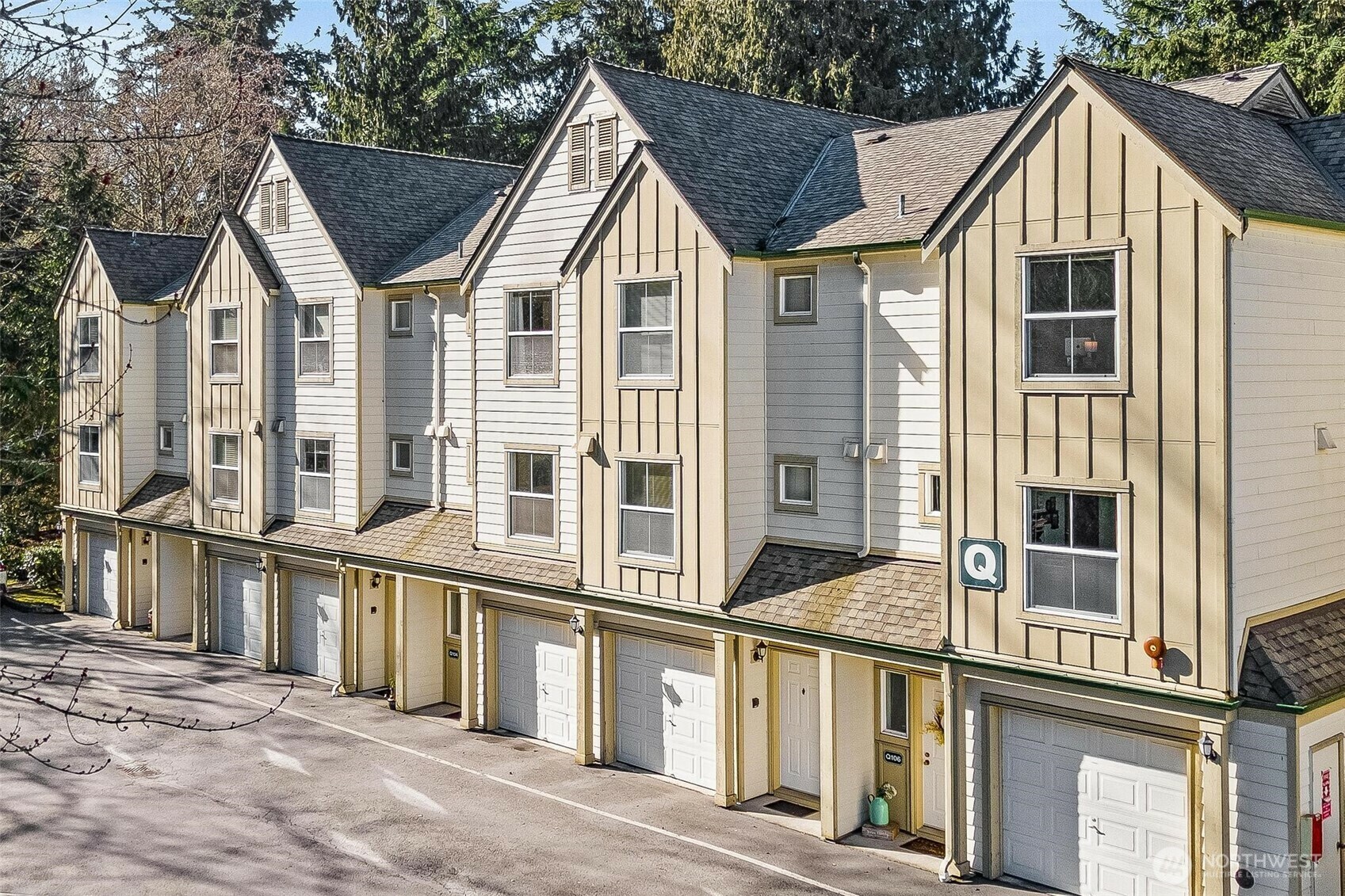 Property Photo: 1600 121st Street SE Q104 WA 98208