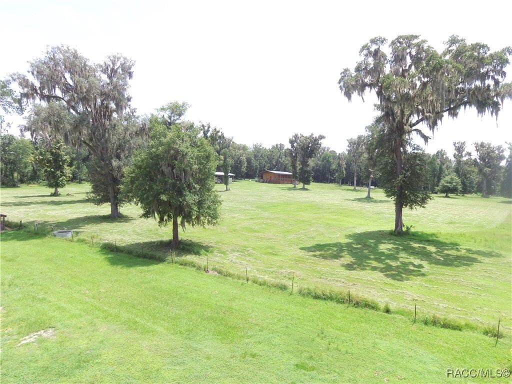 Property Photo:  11077 Ponce De Leon Boulevard  FL 34601 