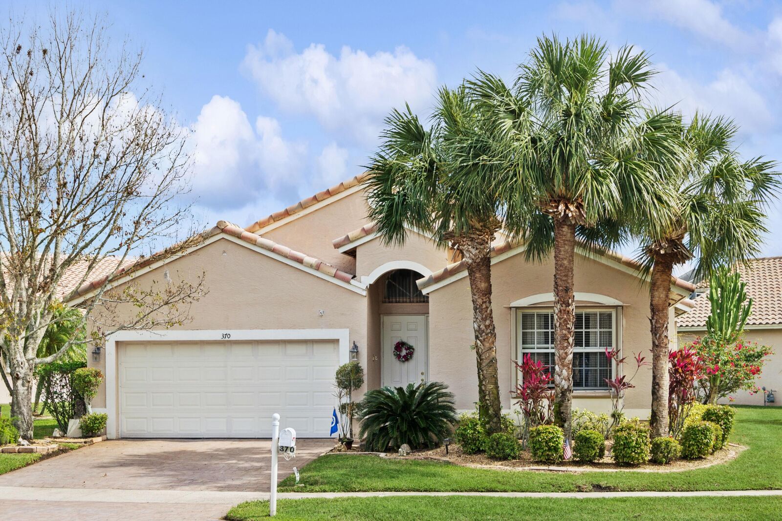 Property Photo: 370 NW Springview Loop FL 34986