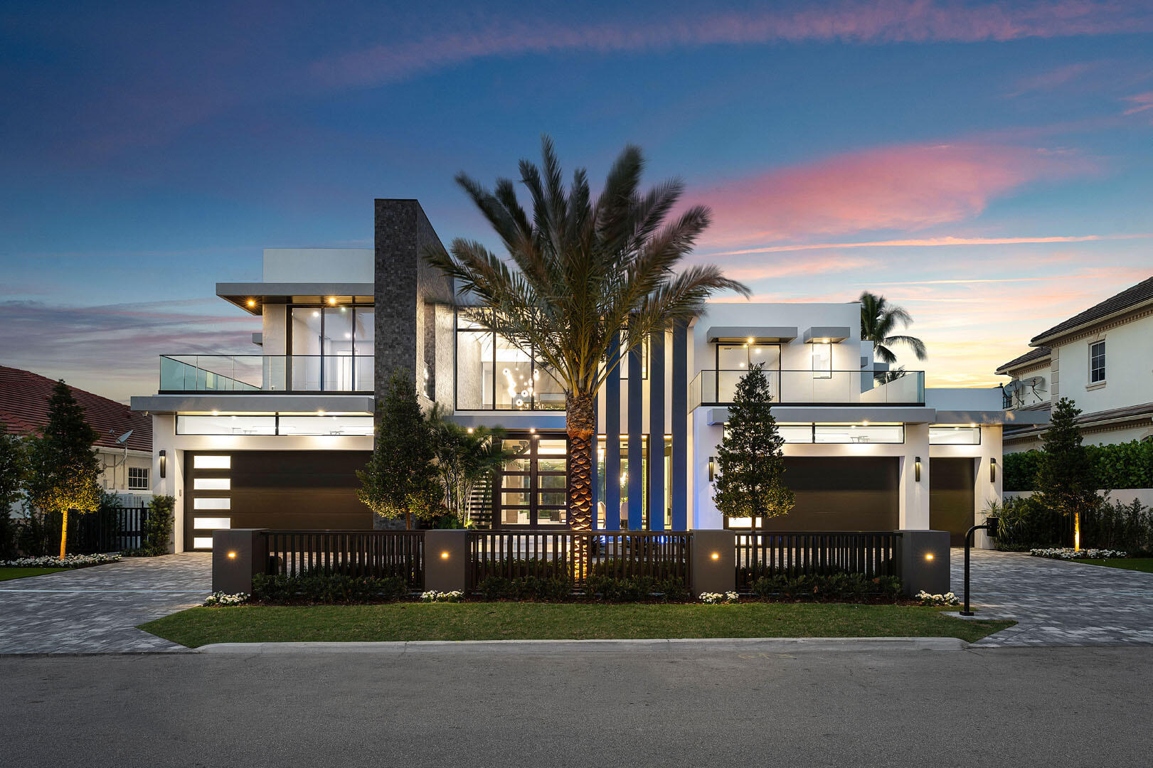 Property Photo:  169 W Coconut Palm Road  FL 33432 
