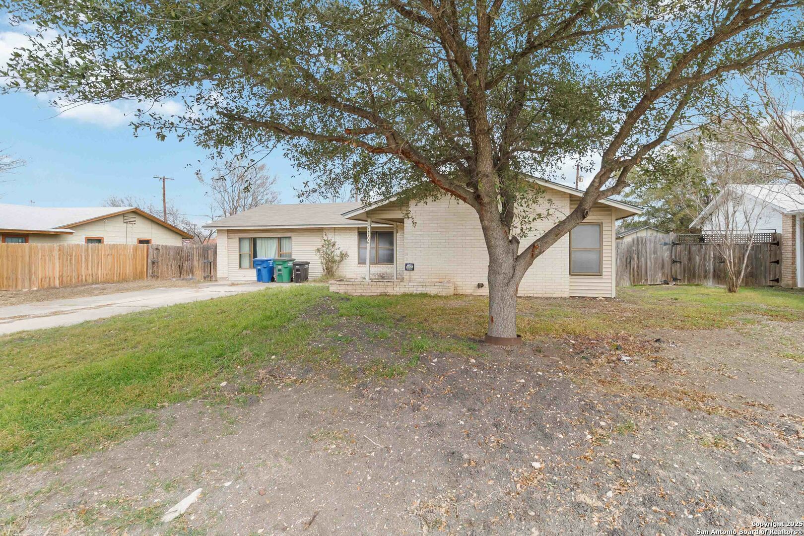 Property Photo:  1806 Westmar  TX 78227 