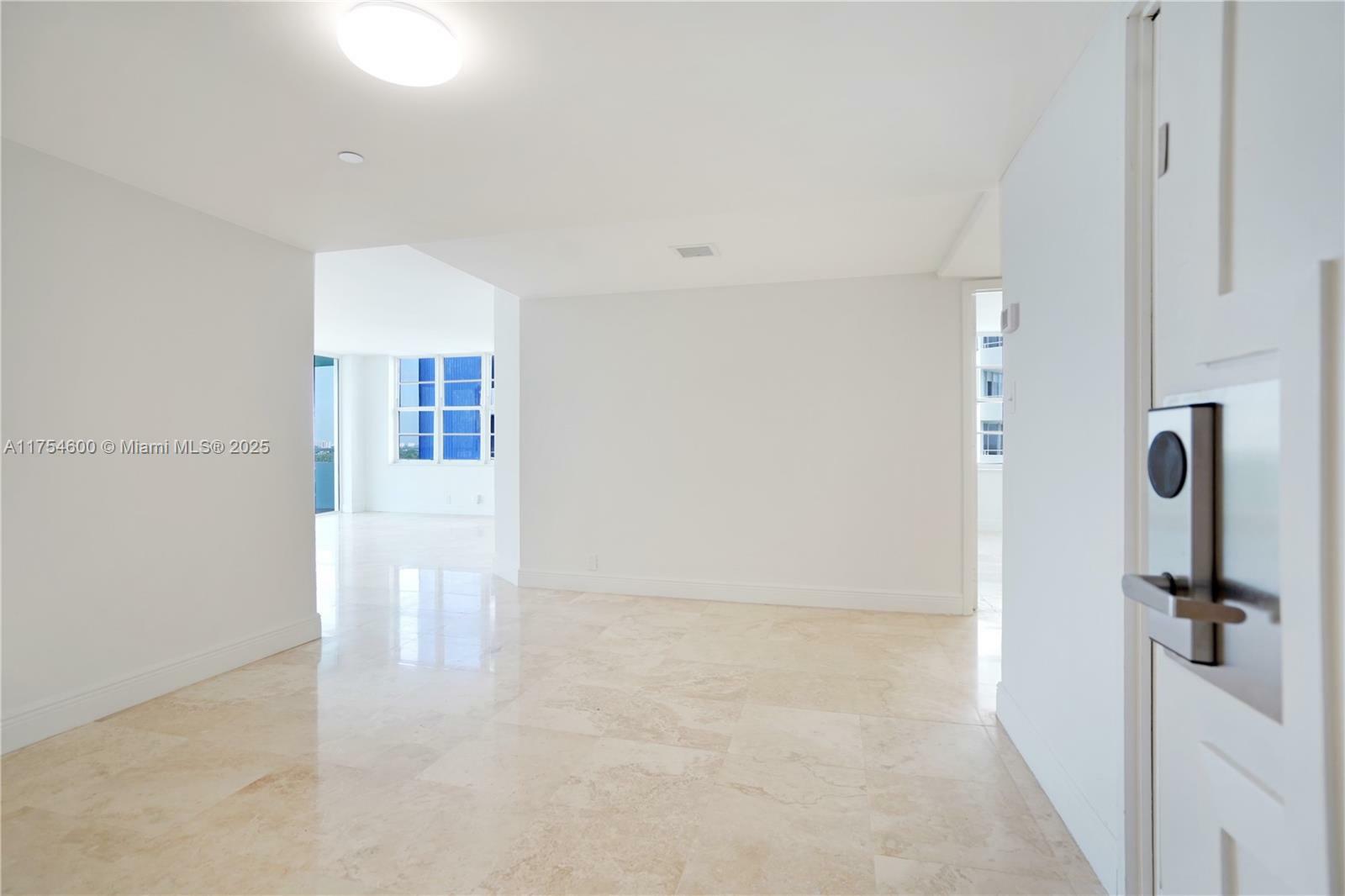 Property Photo:  5101 Collins Ave 14B  FL 33140 