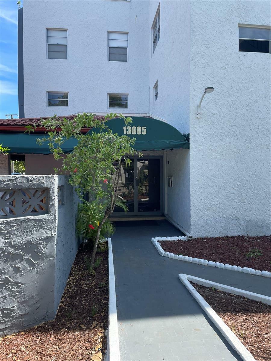 Property Photo: 13685 NE 10th Ave 302 FL 33161