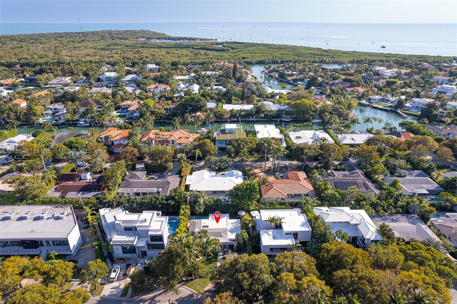 Property Photo: 92 W Mashta Dr FL 33149