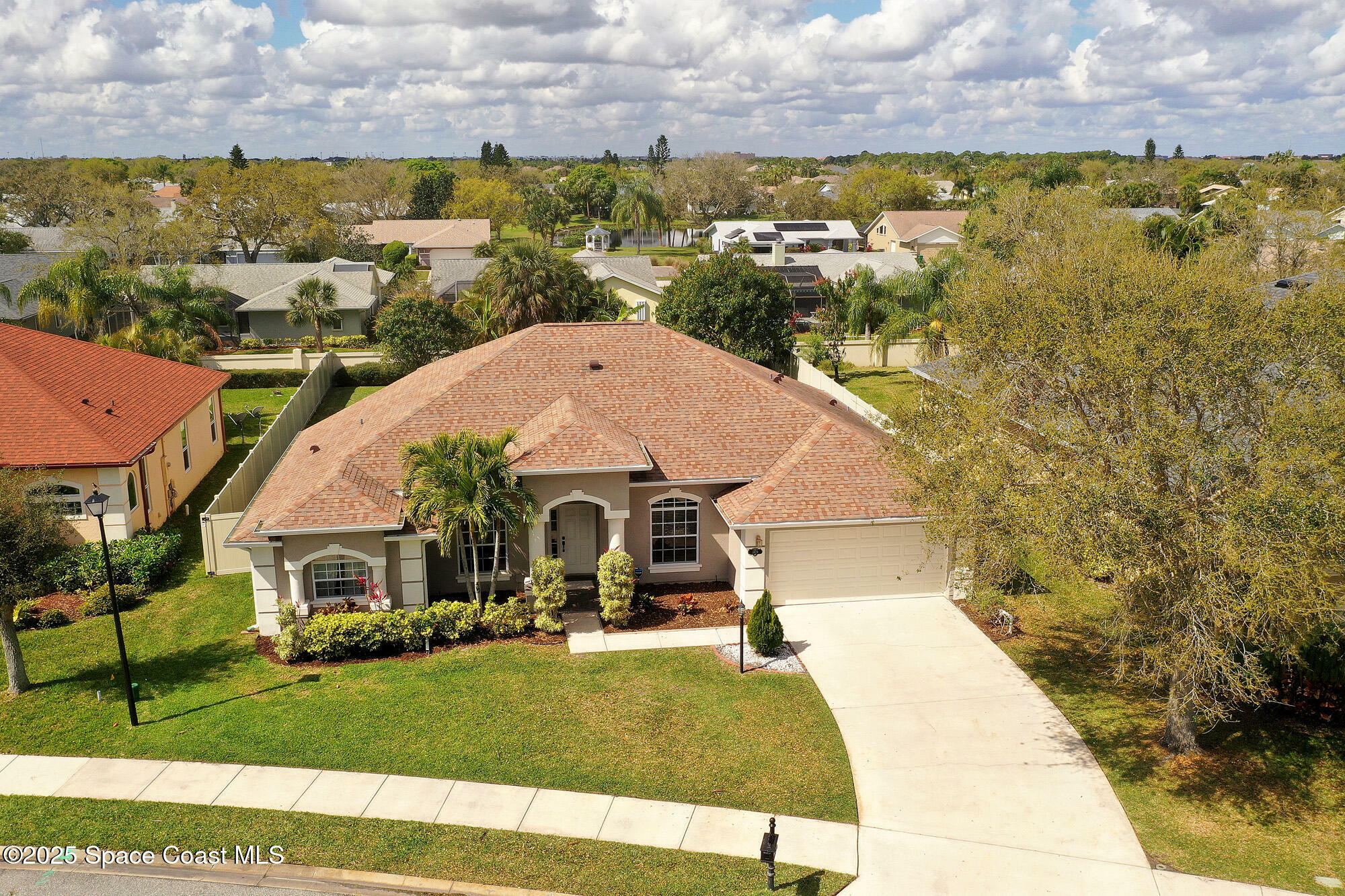 Property Photo: 1428 Tipperary Drive FL 32940