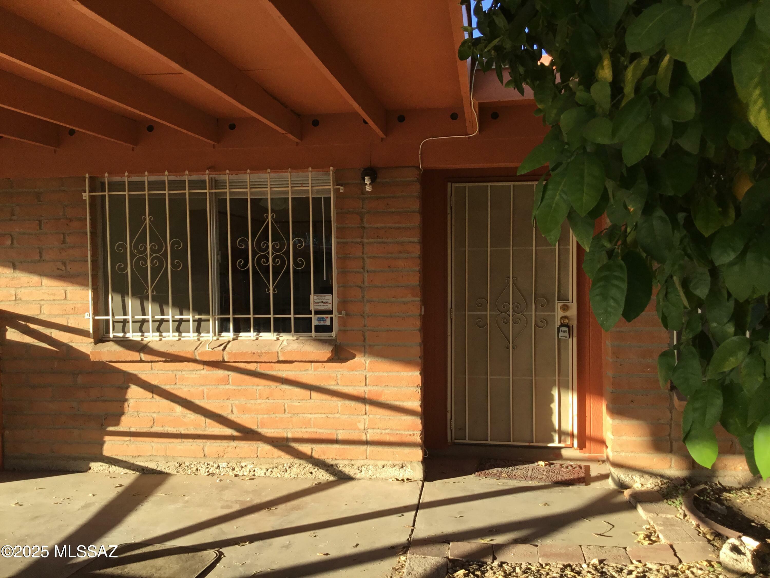 Property Photo: 3333 E Navajo Place AZ 85716