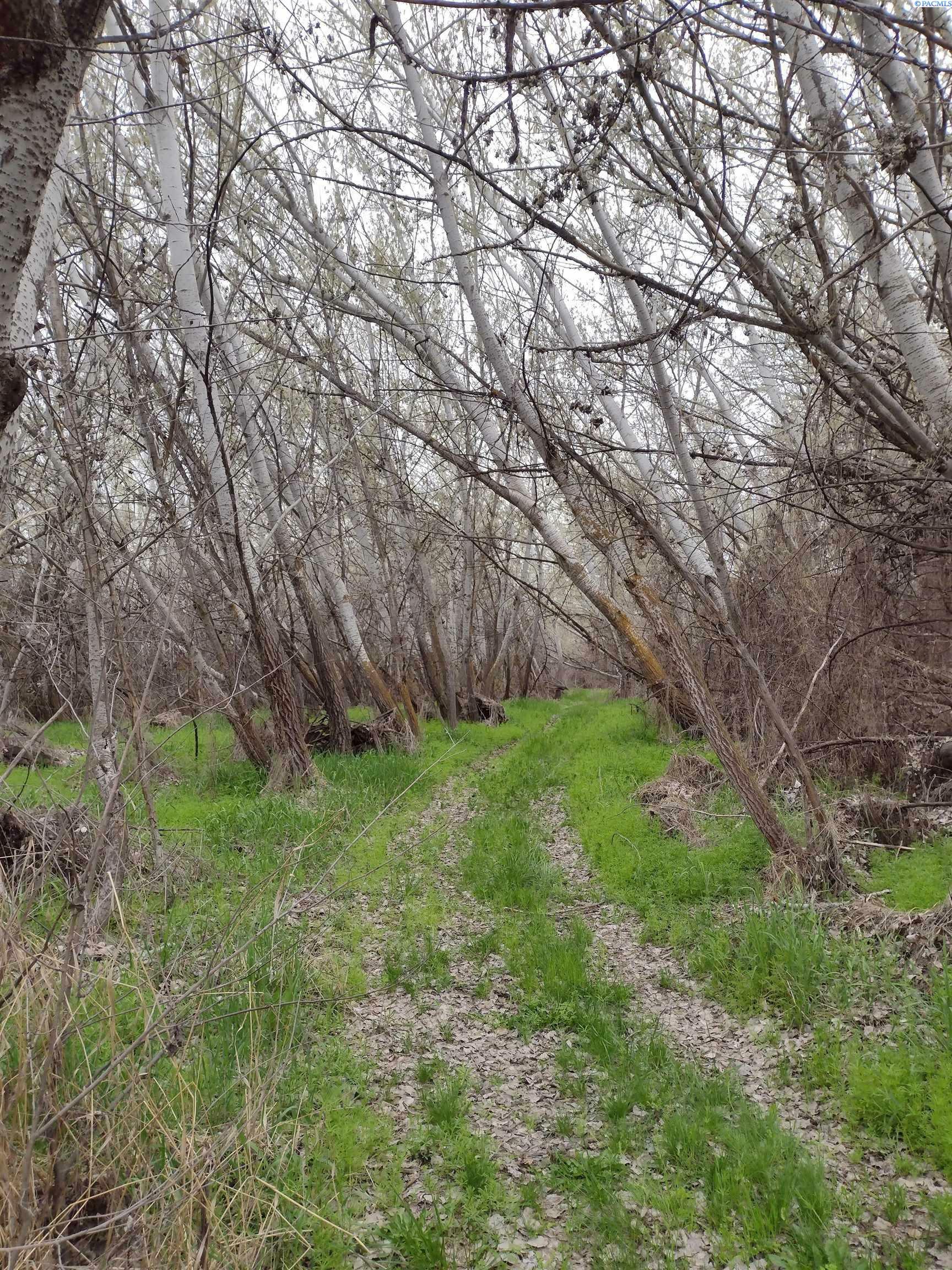 Property Photo: 1420 Jones Rd WA 99354
