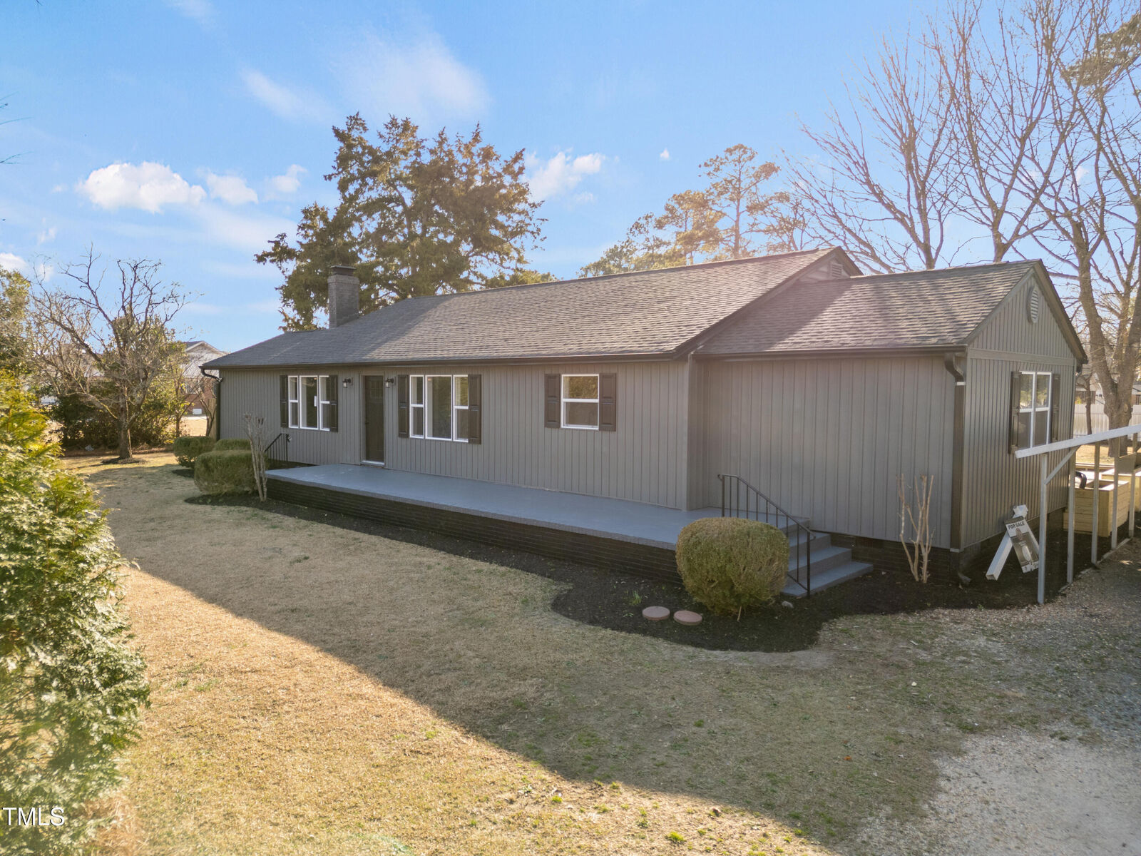 Property Photo:  707 Memorial Avenue  NC 28334 