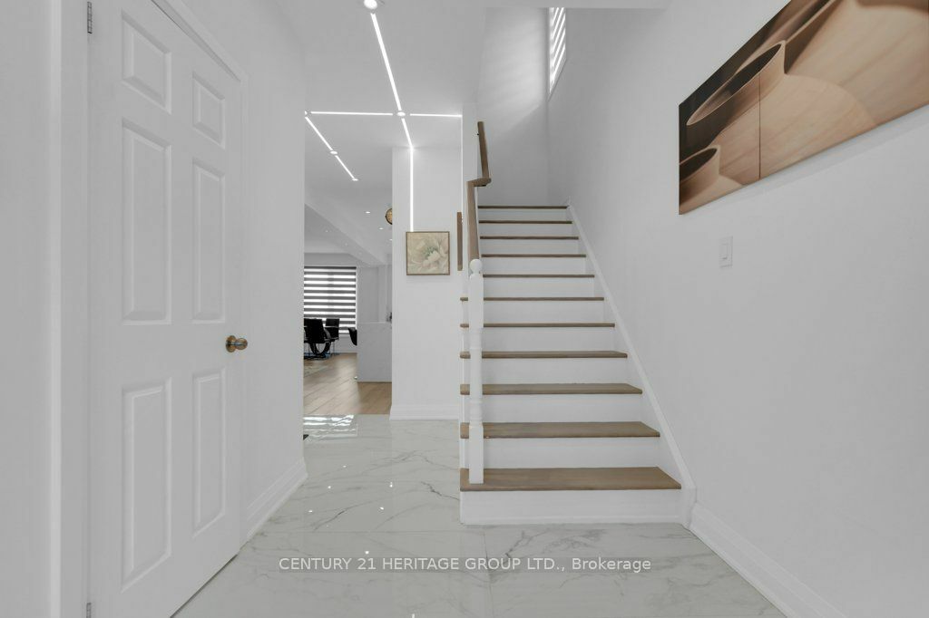 Photo de la propriété:  353 Rannie Road  ON L3X 2N2 