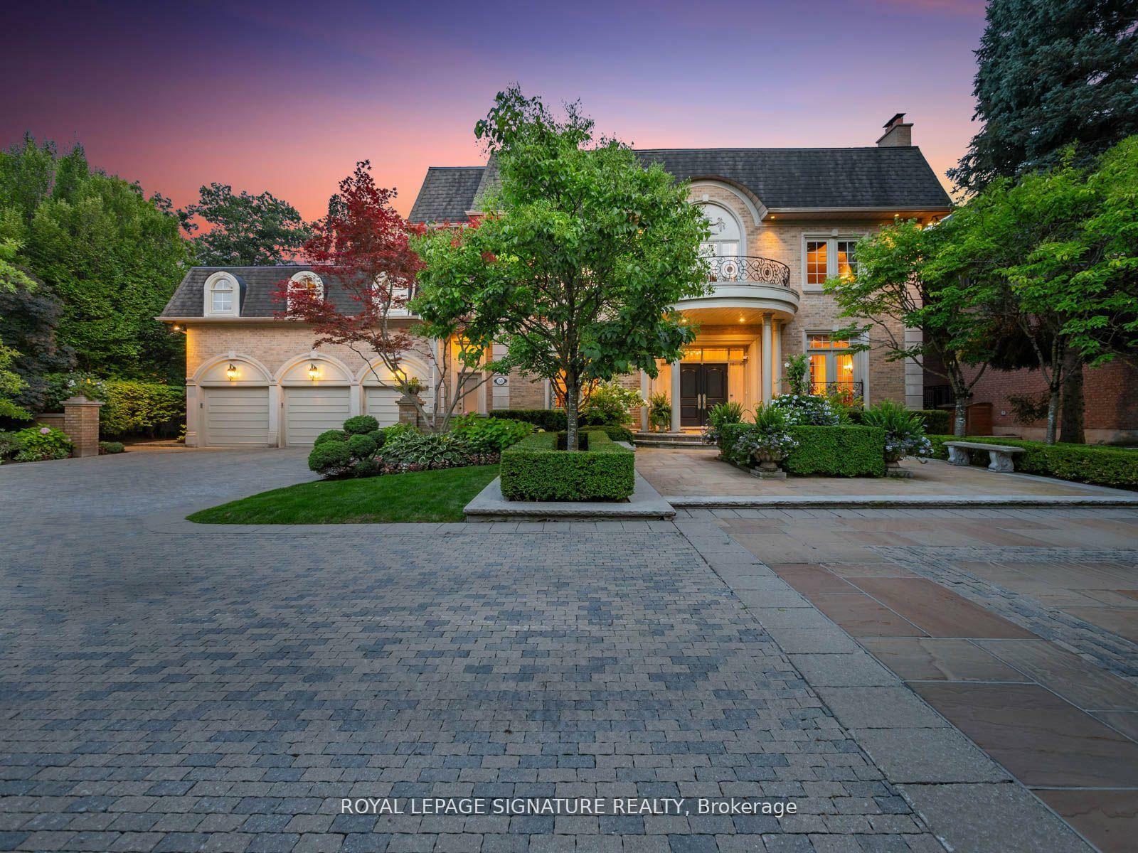 Property Photo: 51 Renaissance Court ON L4J 7W4
