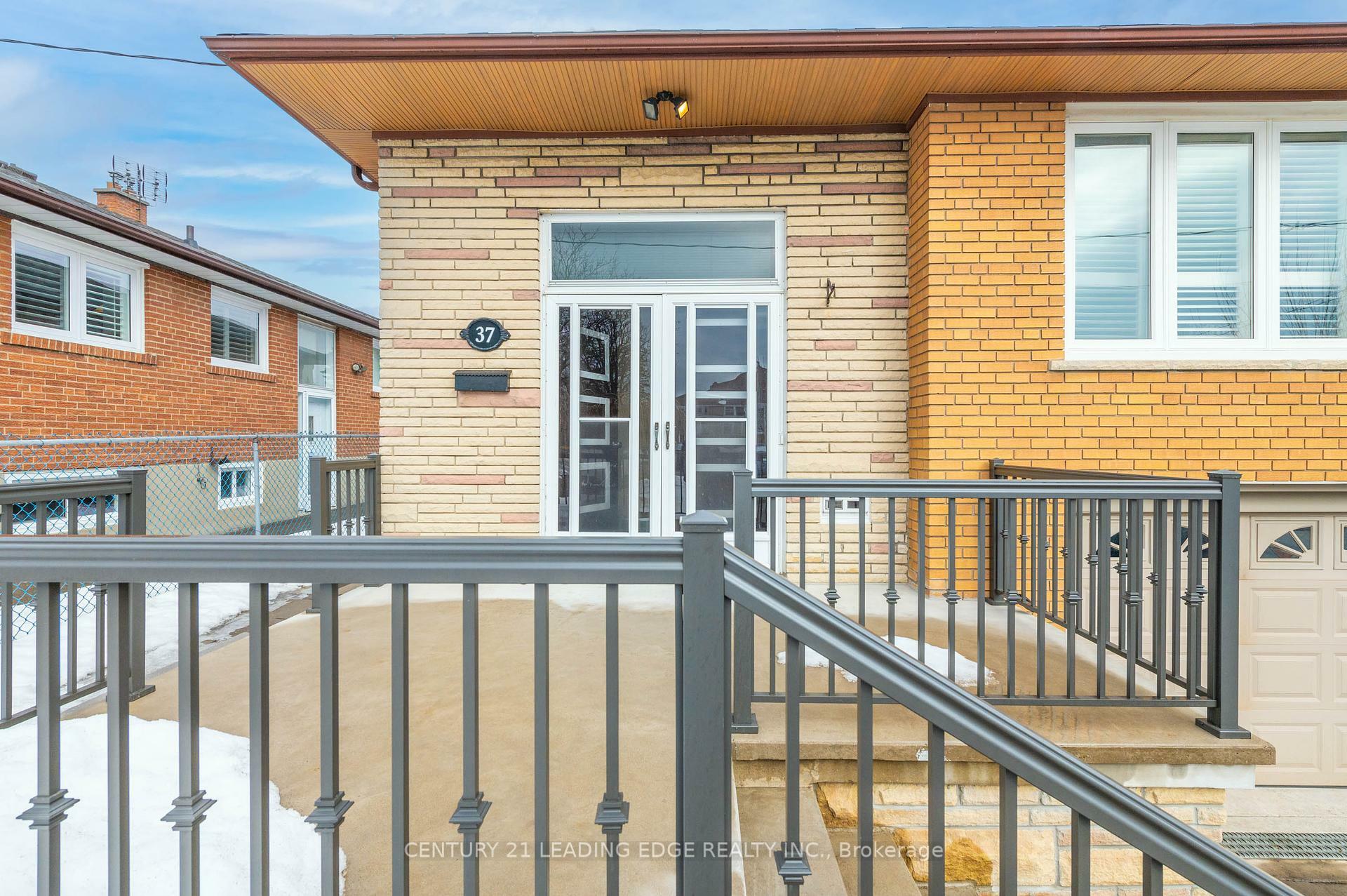 Property Photo: 37 Charrington Crescent ON M3L 2C3