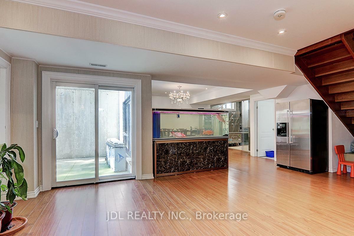 Property Photo: 80 Broomfield Dr ON M1S 2W1