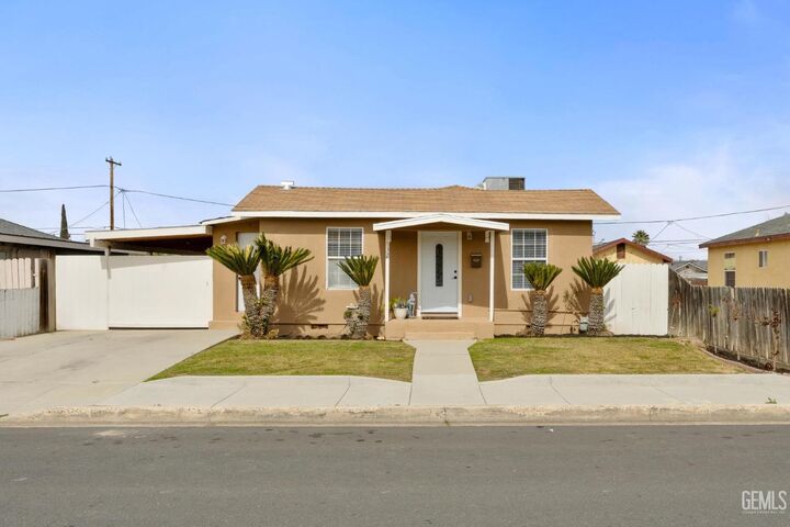 Property Photo: 1532 3rd Street CA 93280