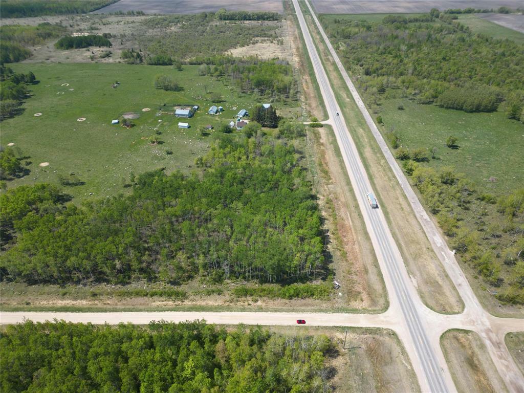 Property Photo: 1 Mitchell Road MB R0E 0C0