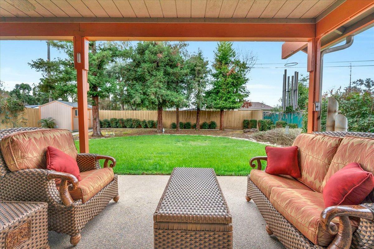 Property Photo: 71 E Gettysburg Avenue CA 93704