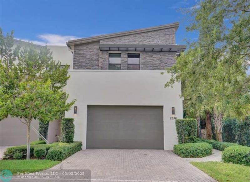Property Photo: 1236 SW 4th Ave FL 33315