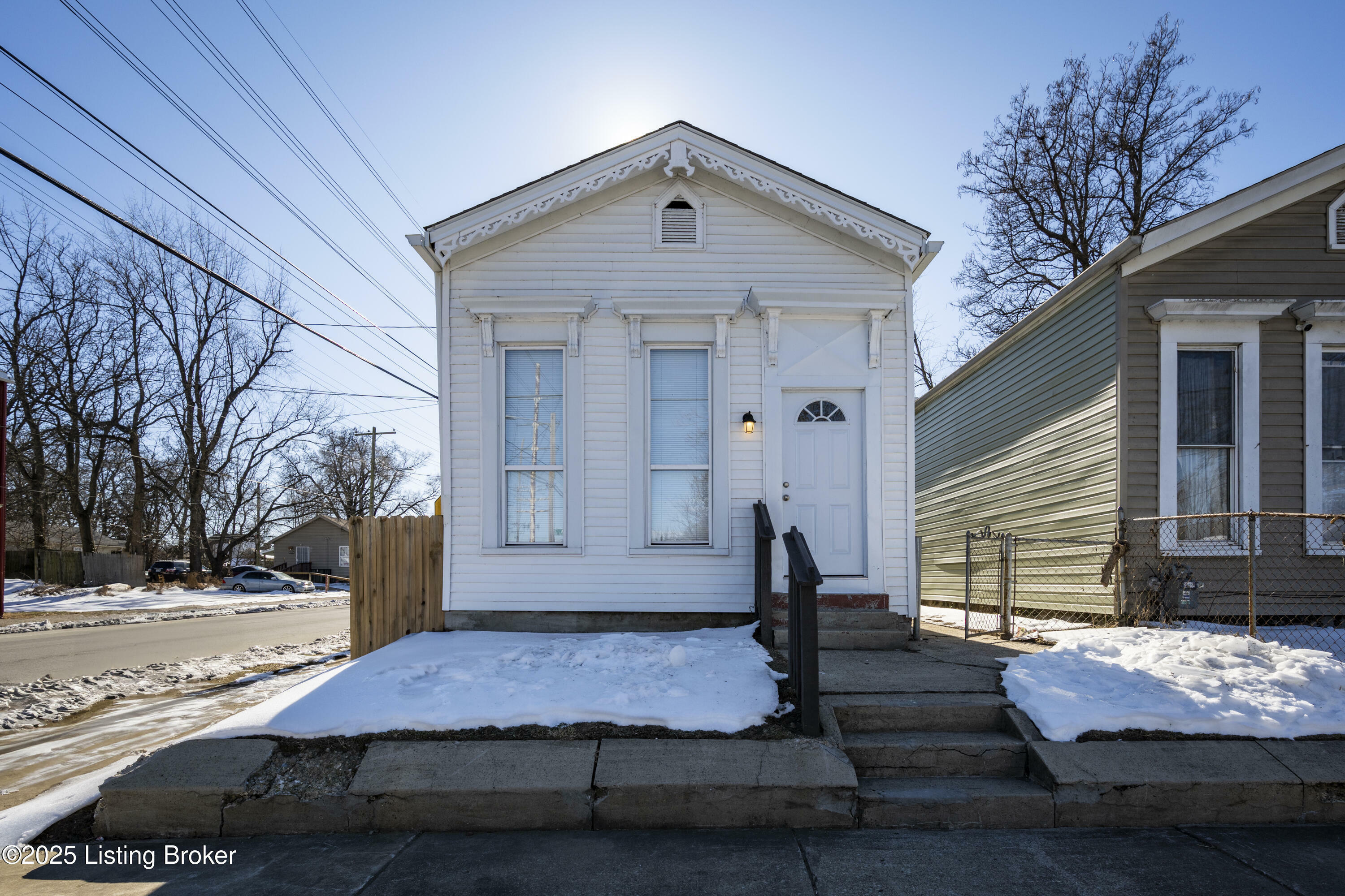 Property Photo:  2200 Duncan St  KY 40212 