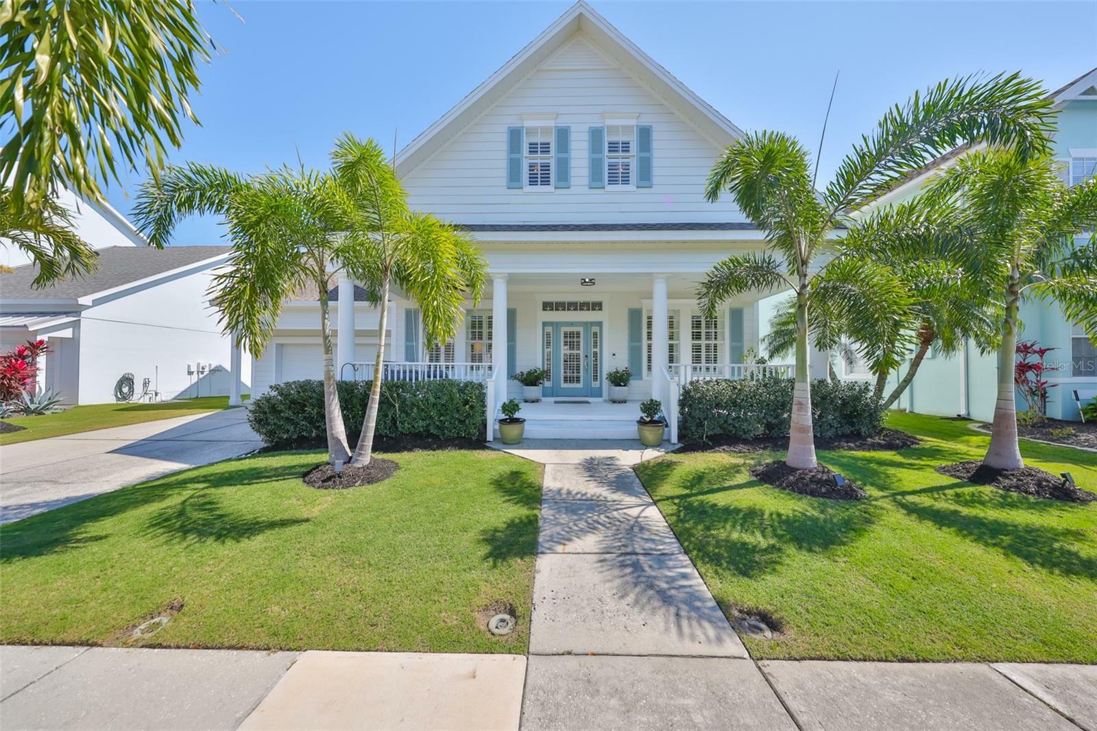 Property Photo: 413 Islebay Drive FL 33572