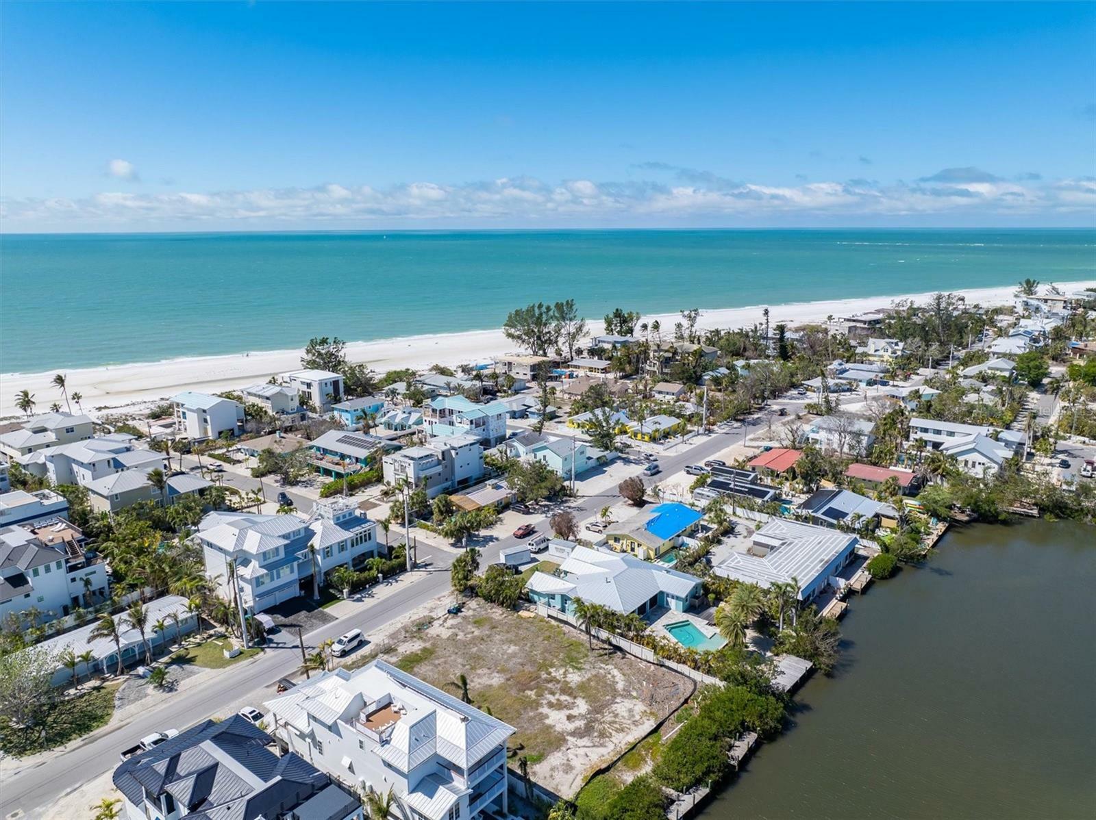 Property Photo:  406 N Shore Drive  FL 34216 