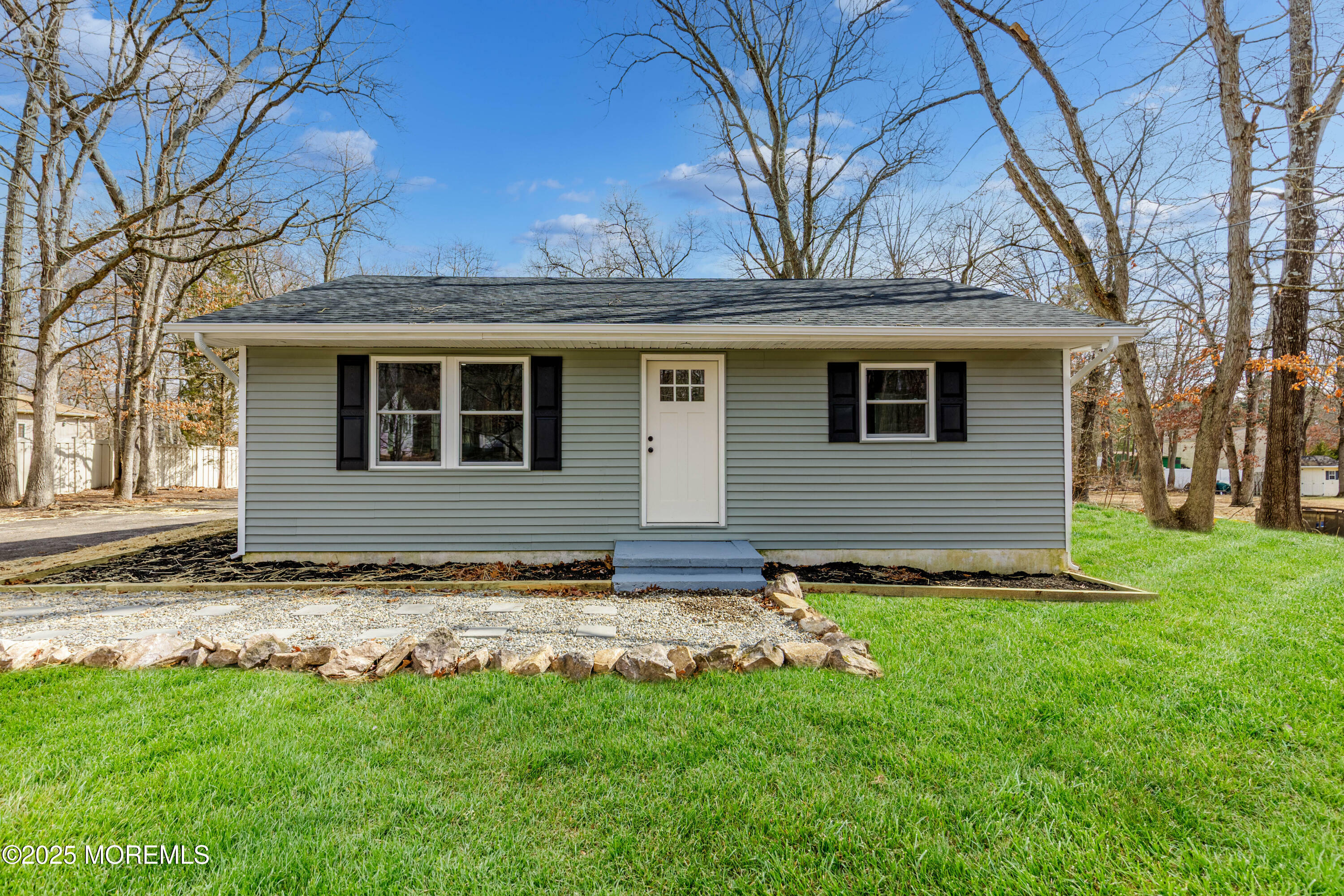 Property Photo: 9 W Caines Drive NJ 08514