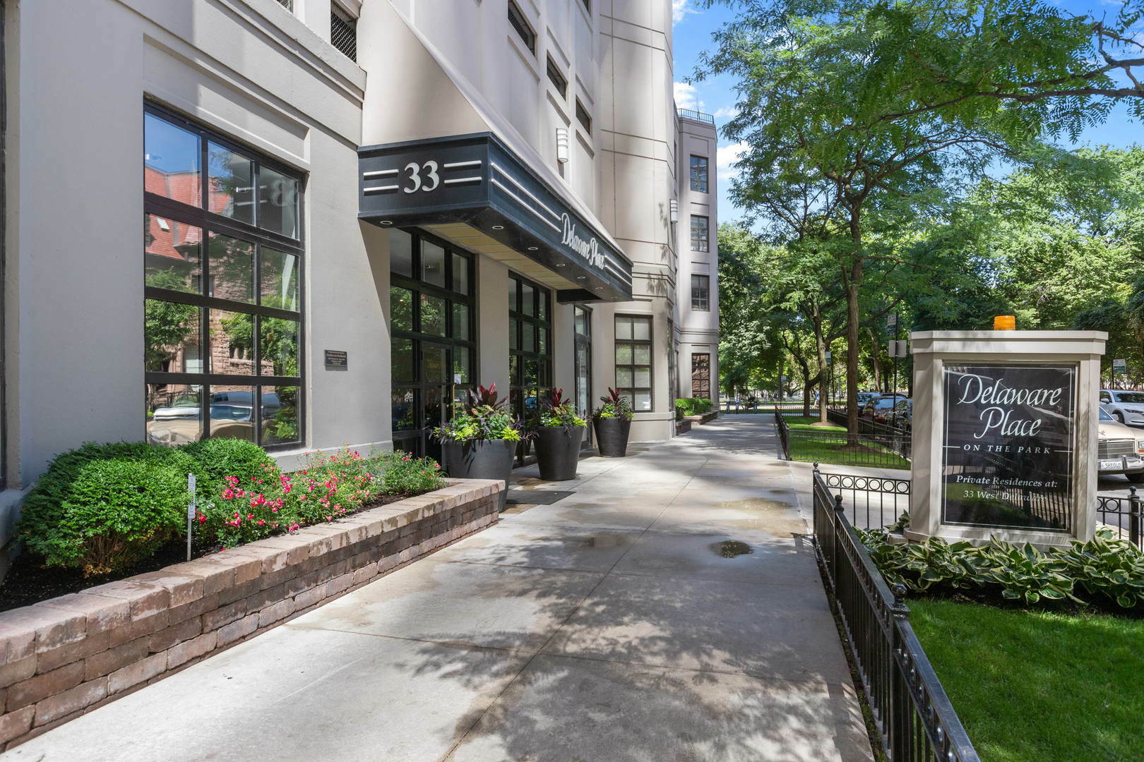 33 W Delaware Place 22H  Chicago IL 60610 photo