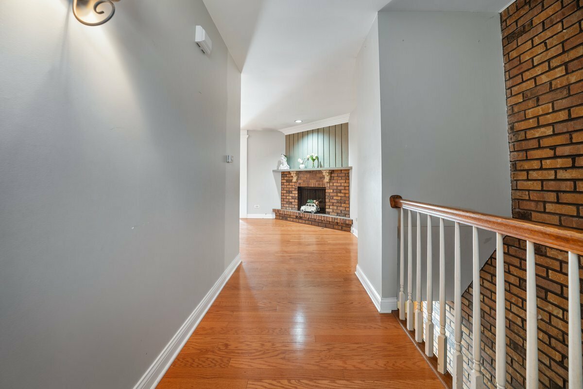Property Photo: 690 Carlton Drive IL 60120