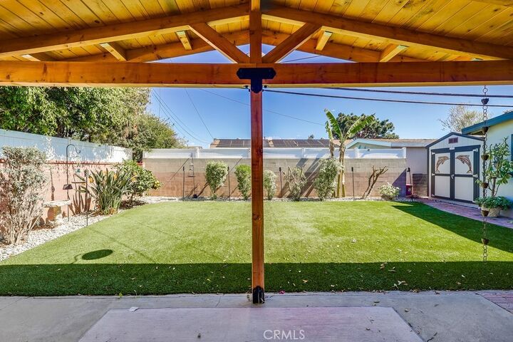 Property Photo:  2236 San Vicente Avenue  CA 90815 