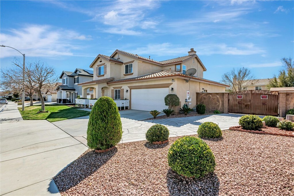 Property Photo: 3116 Kilt Court CA 93535