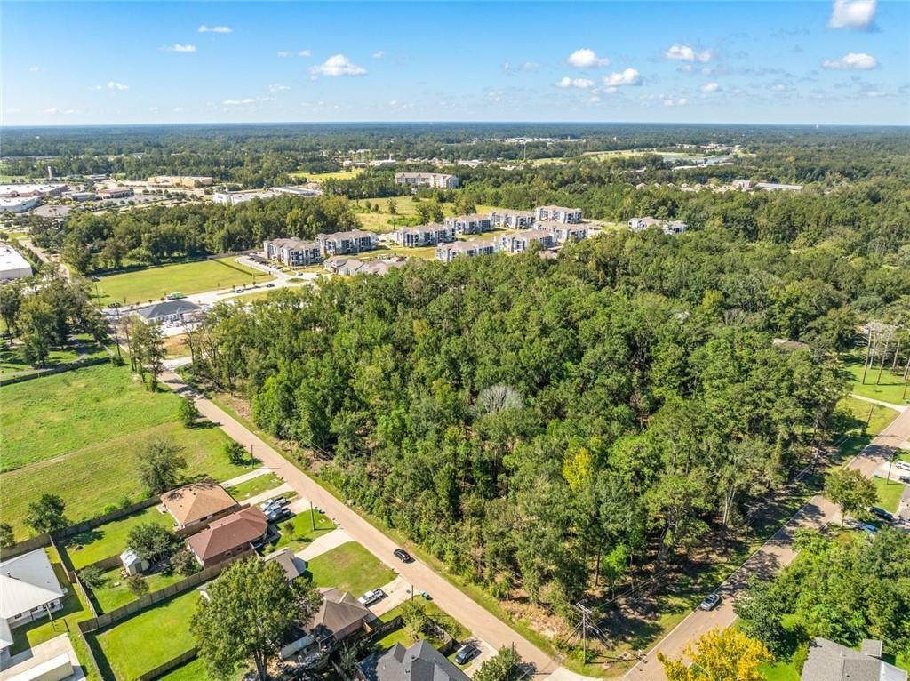 Property Photo: 513 Hewitt Road LA 70403