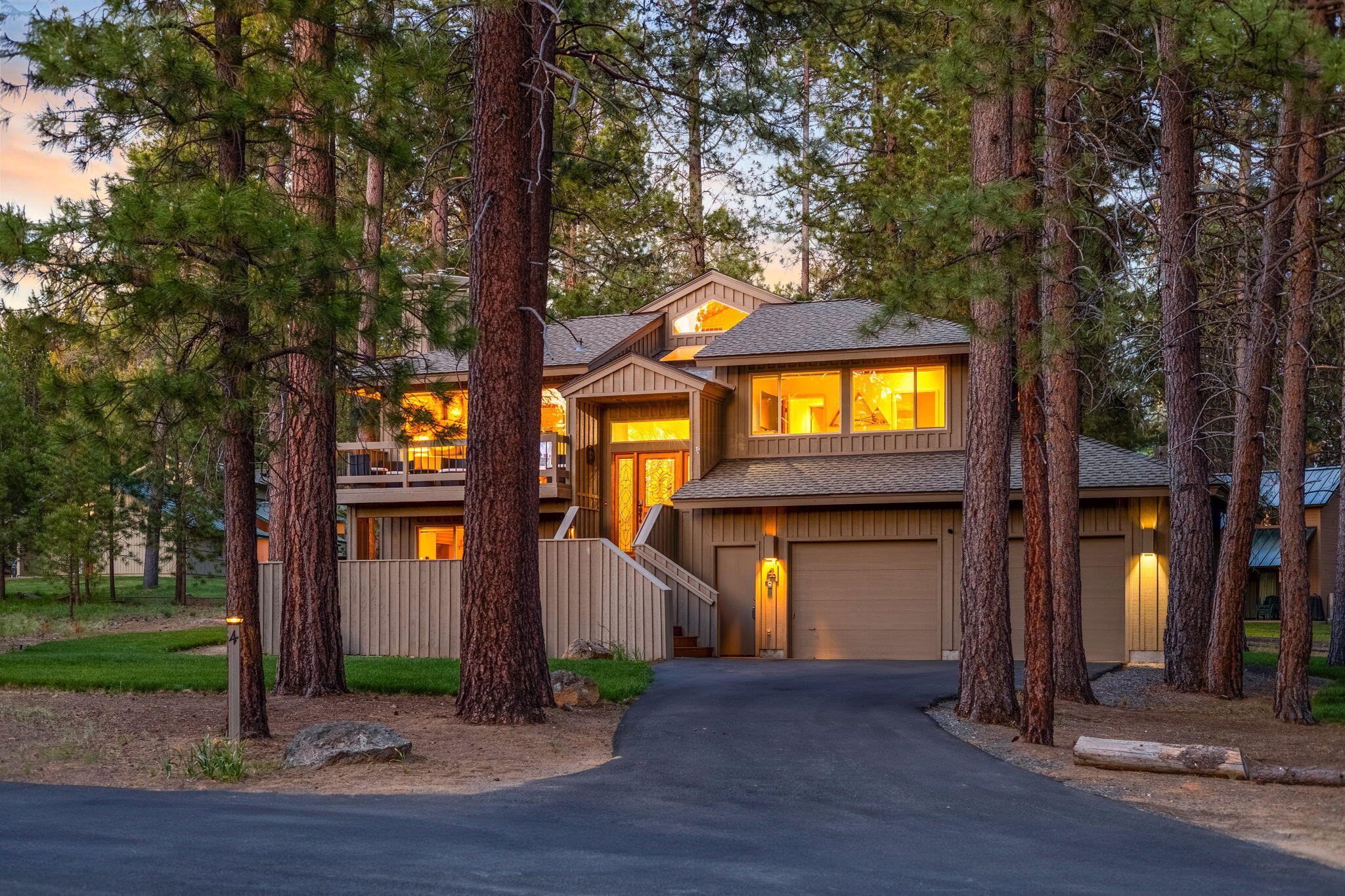 Property Photo: 17683 Broken Top Lane OR 97707