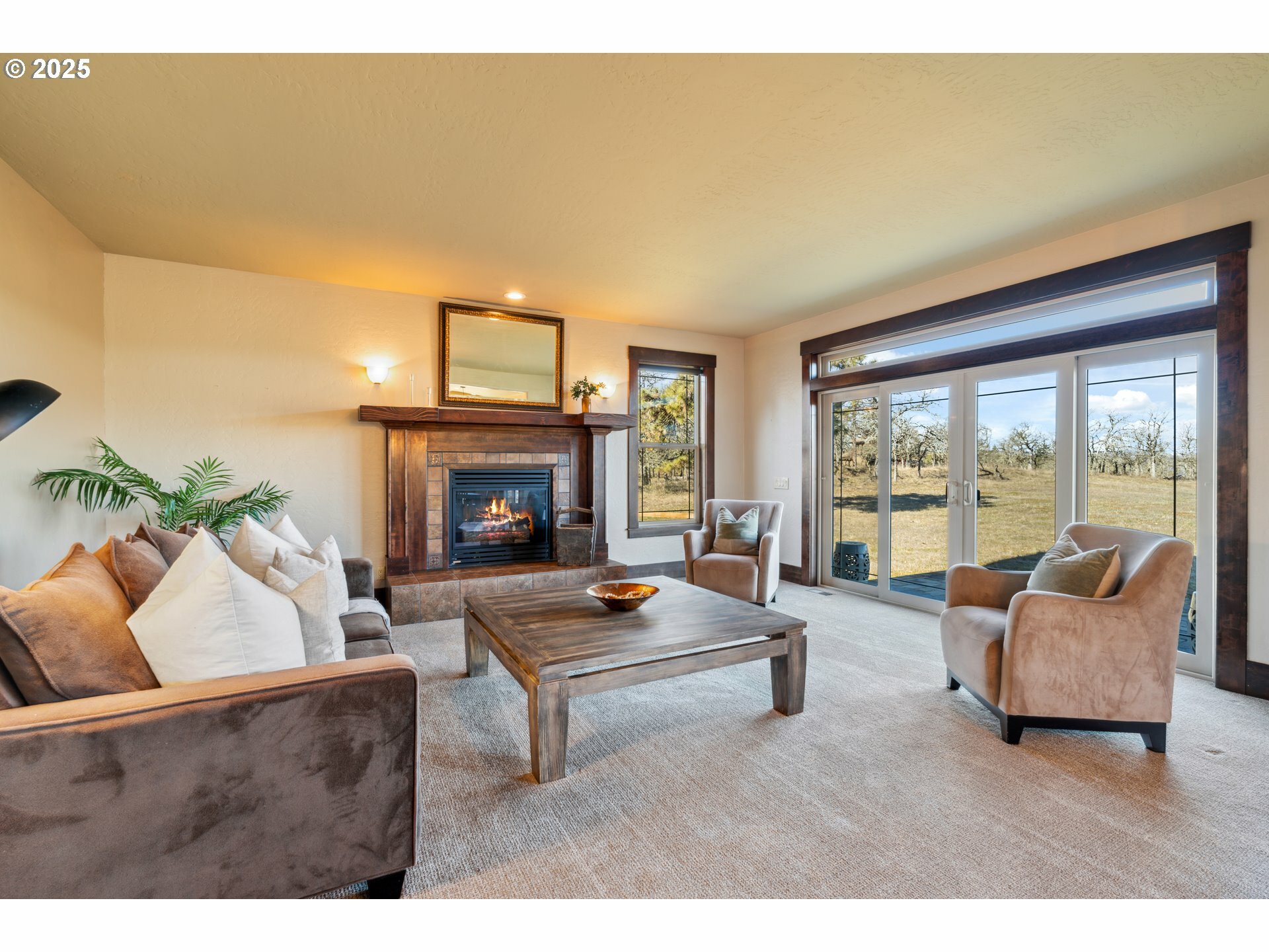 Property Photo: 2257 Dundas Way OR 97040